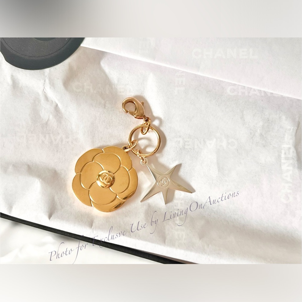 Chanel Holiday 2025 Camellia Flower Charm Ornament Gift Box Card Receipt Ribbon - Picture 3 of 10